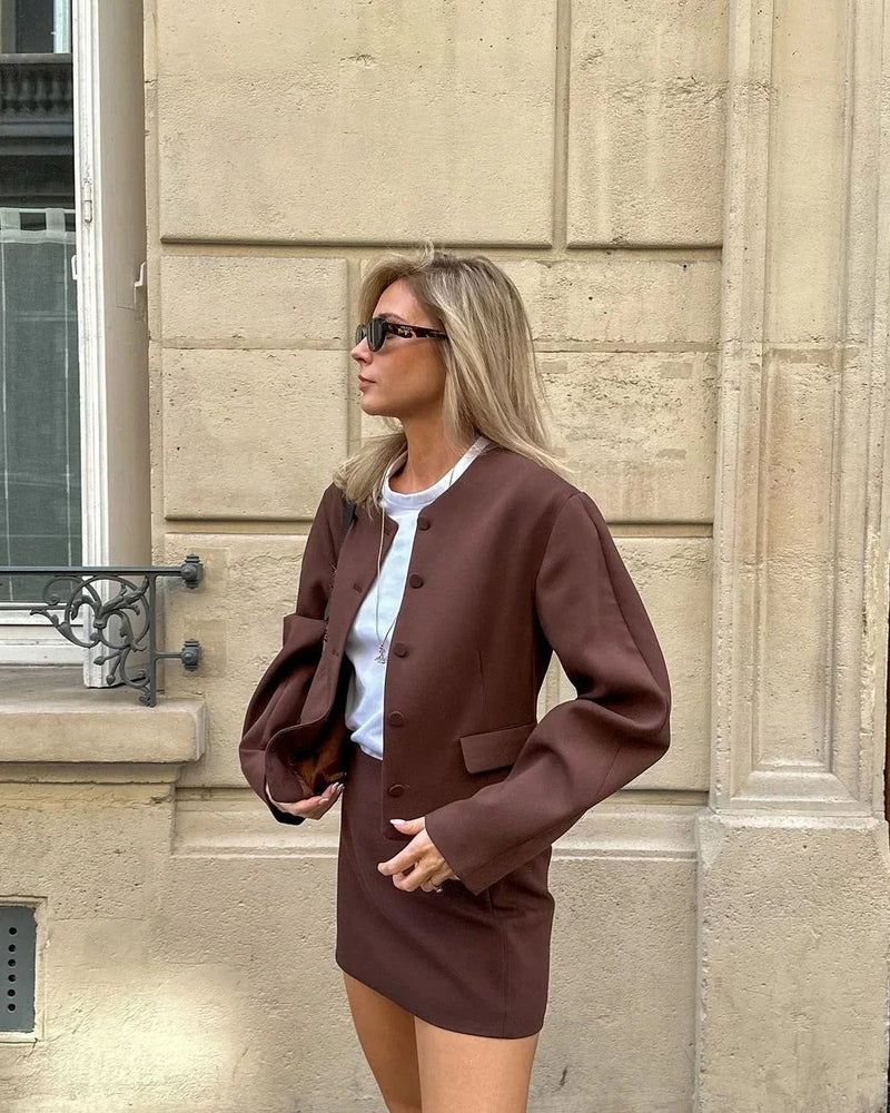 Conjunto de blazer corto y falda de tiro alto