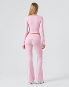 Conjunto con top de nudo frontal y pantalón de campana