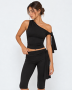Conjunto de un hombro con pantalón capri