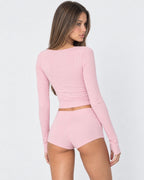 Conjunto de canalé con camiseta henley y short