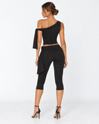 Conjunto de un hombro con pantalón capri