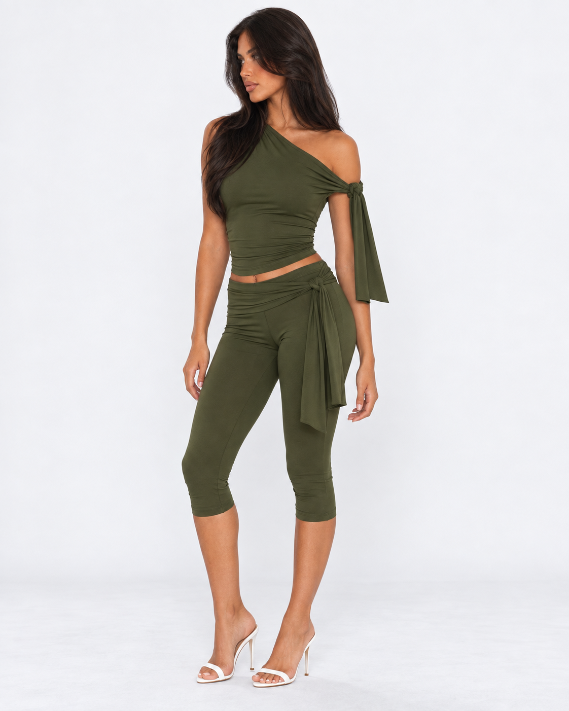 Conjunto de un hombro con pantalón capri