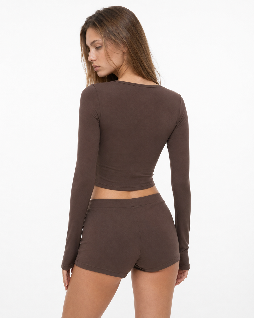 Conjunto de camiseta henley y short en algodón elástico