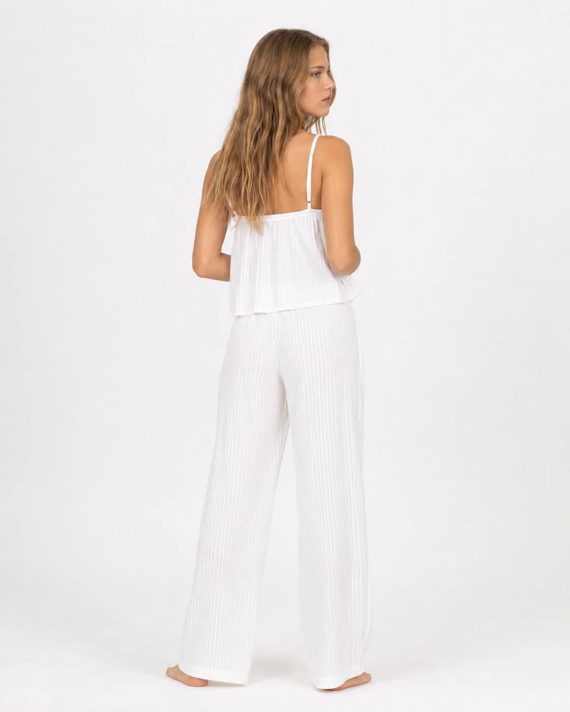 Conjunto de camisola con volante y pantalón ancho