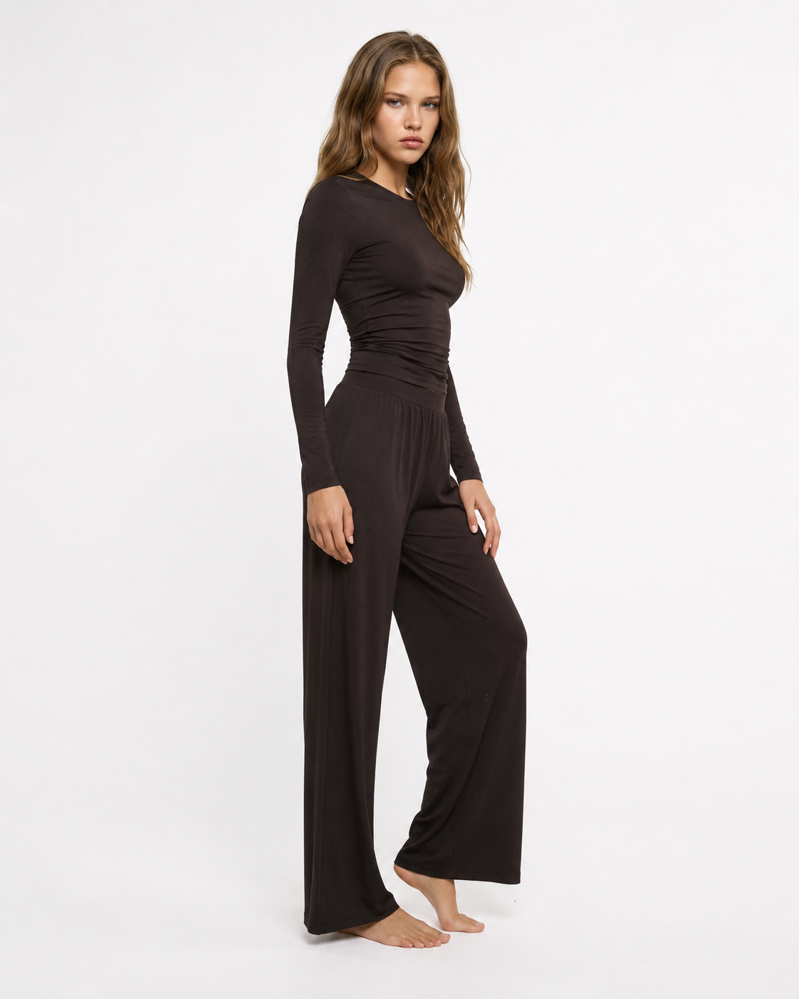 Conjunto de manga larga y pantalón ancho de tacto mantequilla