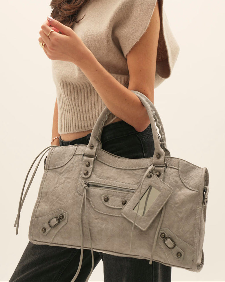 Bolso de piel grande con asa larga