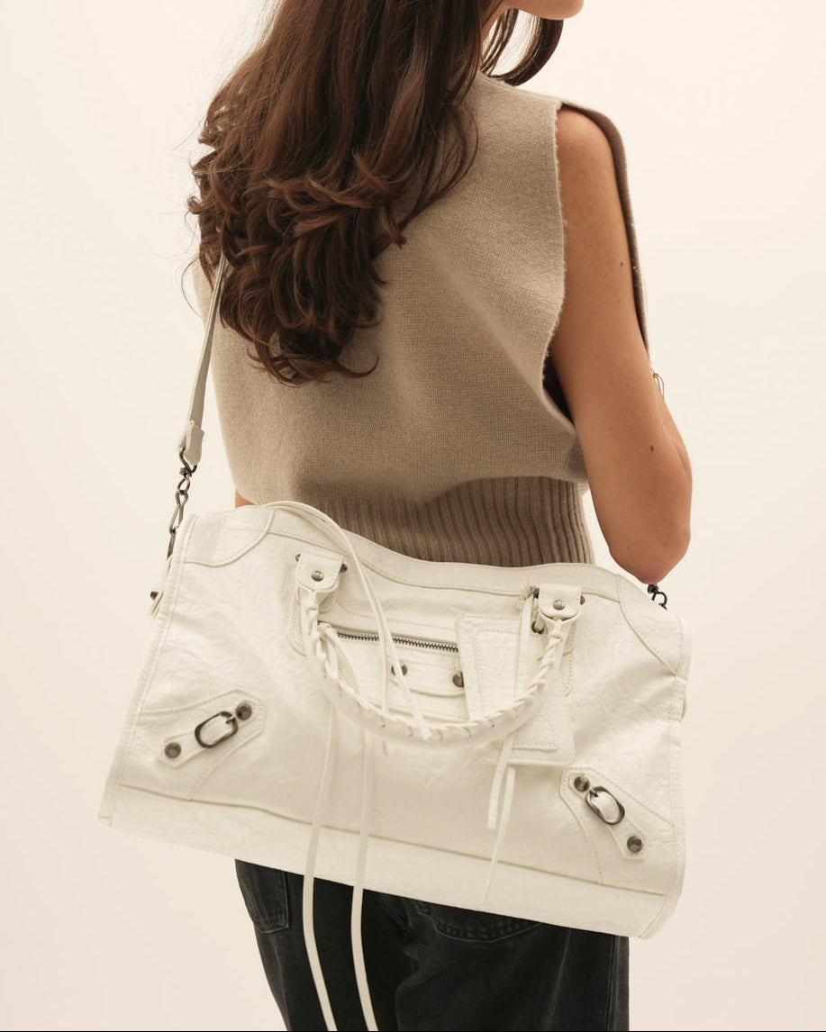 Bolso de piel grande con asa larga
