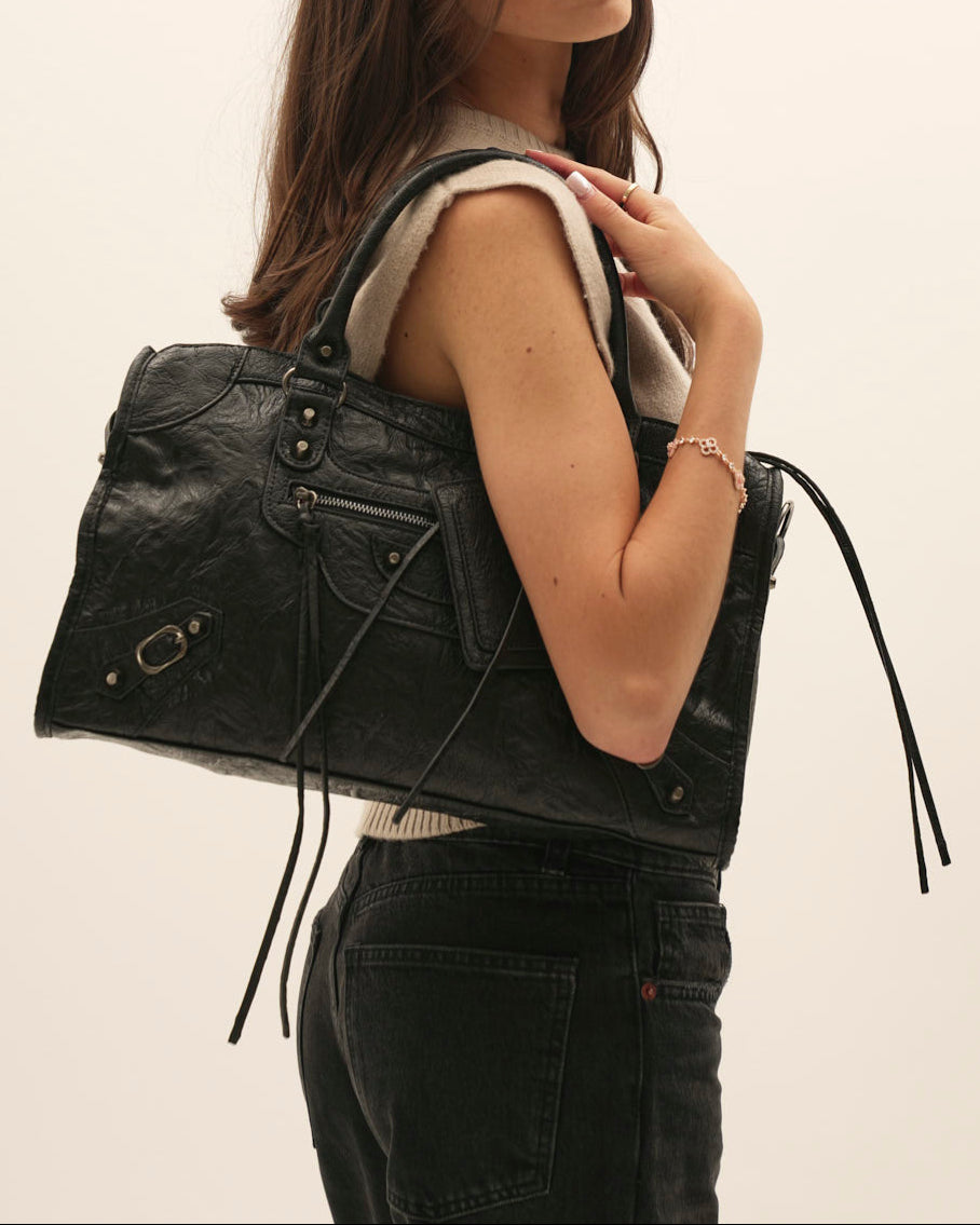 Bolso de piel grande con asa larga