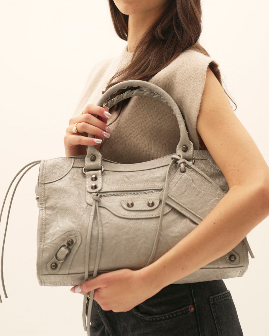 Bolso de piel mediano con asa larga
