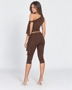 Conjunto de un hombro con pantalón capri