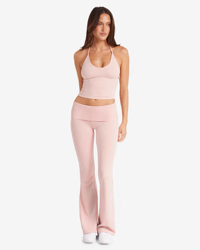 Conjunto de top halter con sujetador integrado y leggings de campana