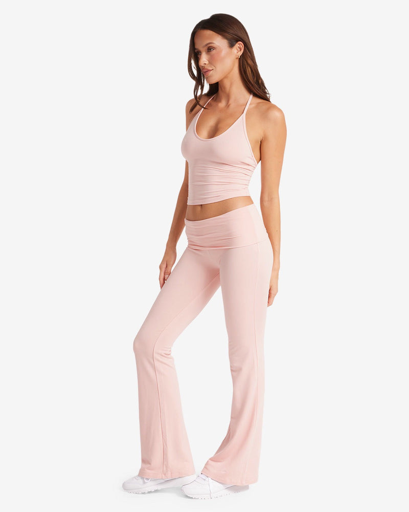 Conjunto de top halter con sujetador integrado y leggings de campana