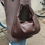 Bolso de hombro oversize trenzado
