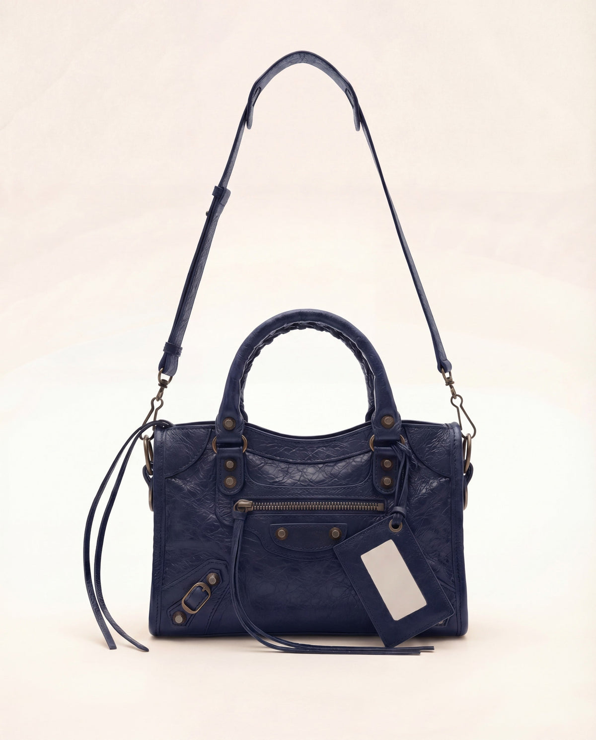 Bolso de piel pequeño con asa larga