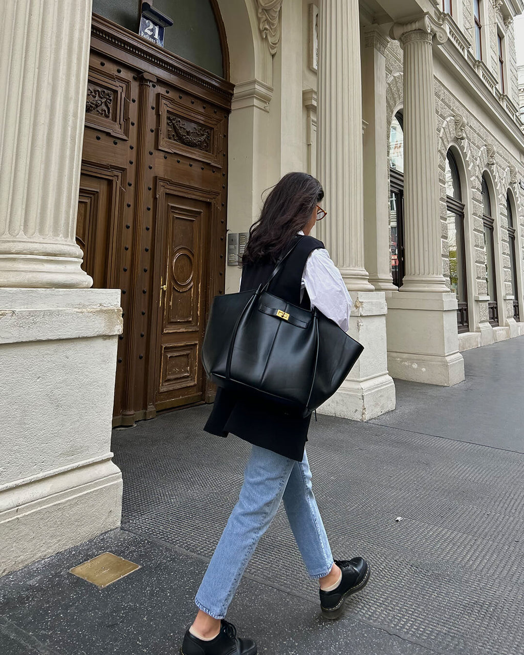 Bolso shopper con cierre dorado