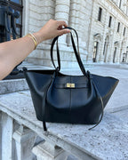 Bolso shopper con cierre dorado