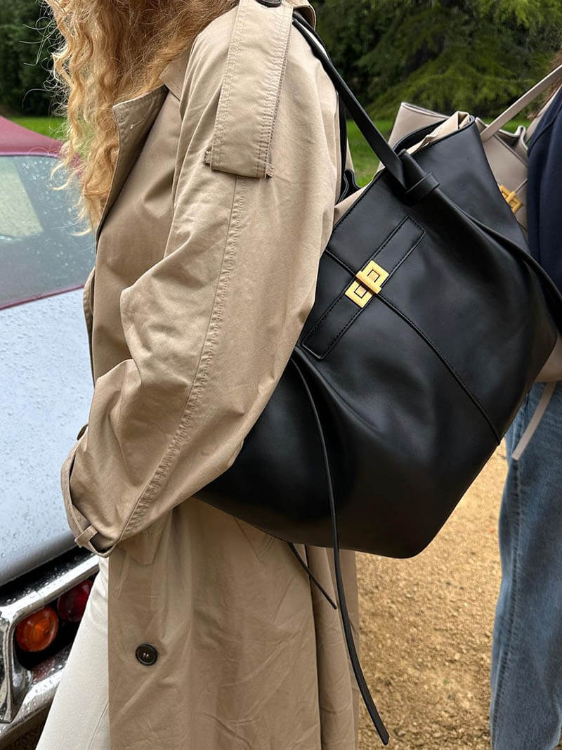Bolso shopper con cierre dorado